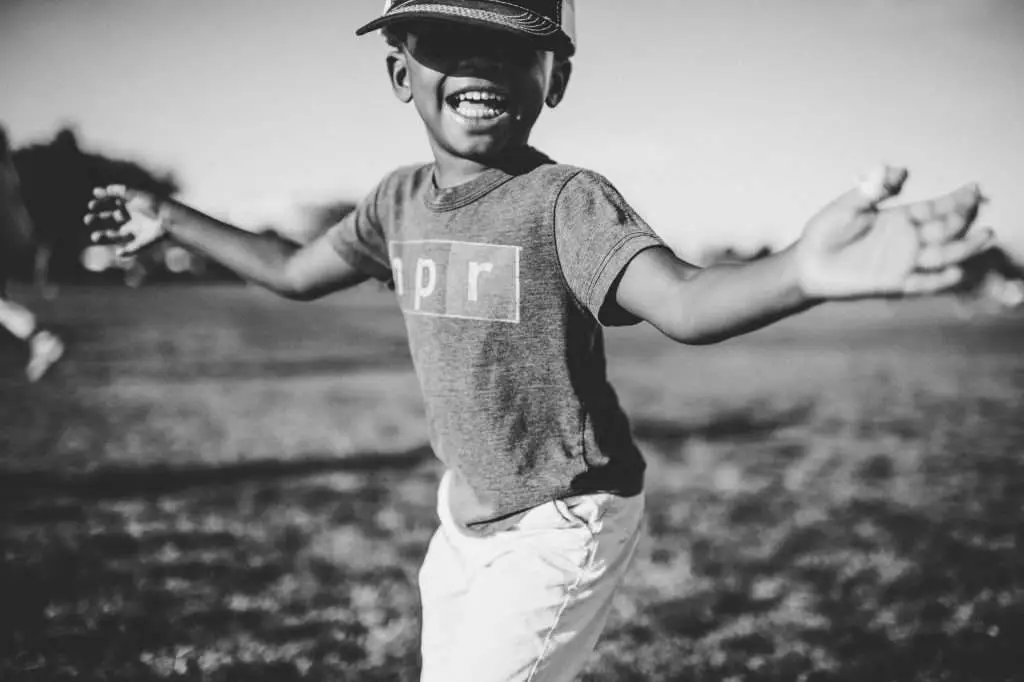 jumping-kid-posture